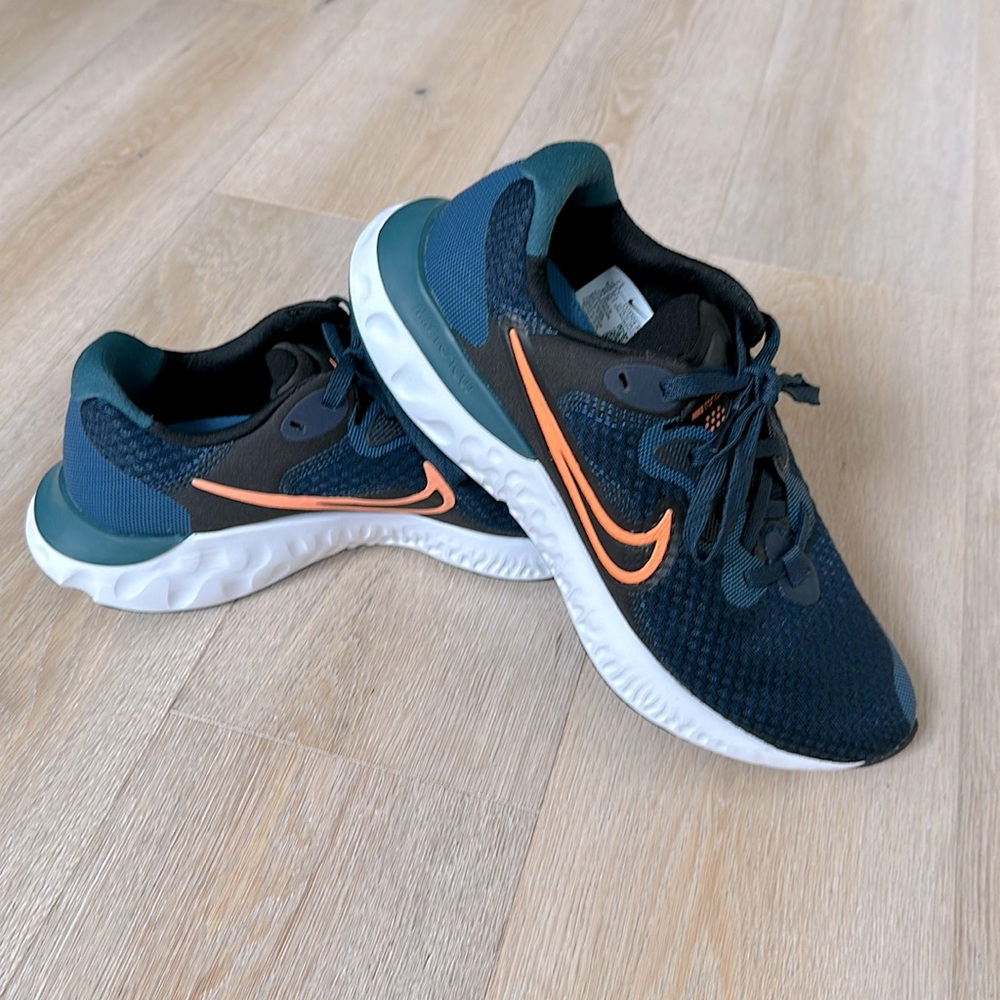 New, never worn - Nike Renew Run 2 Sneaker - Men’s 7.5 - Dark Blue